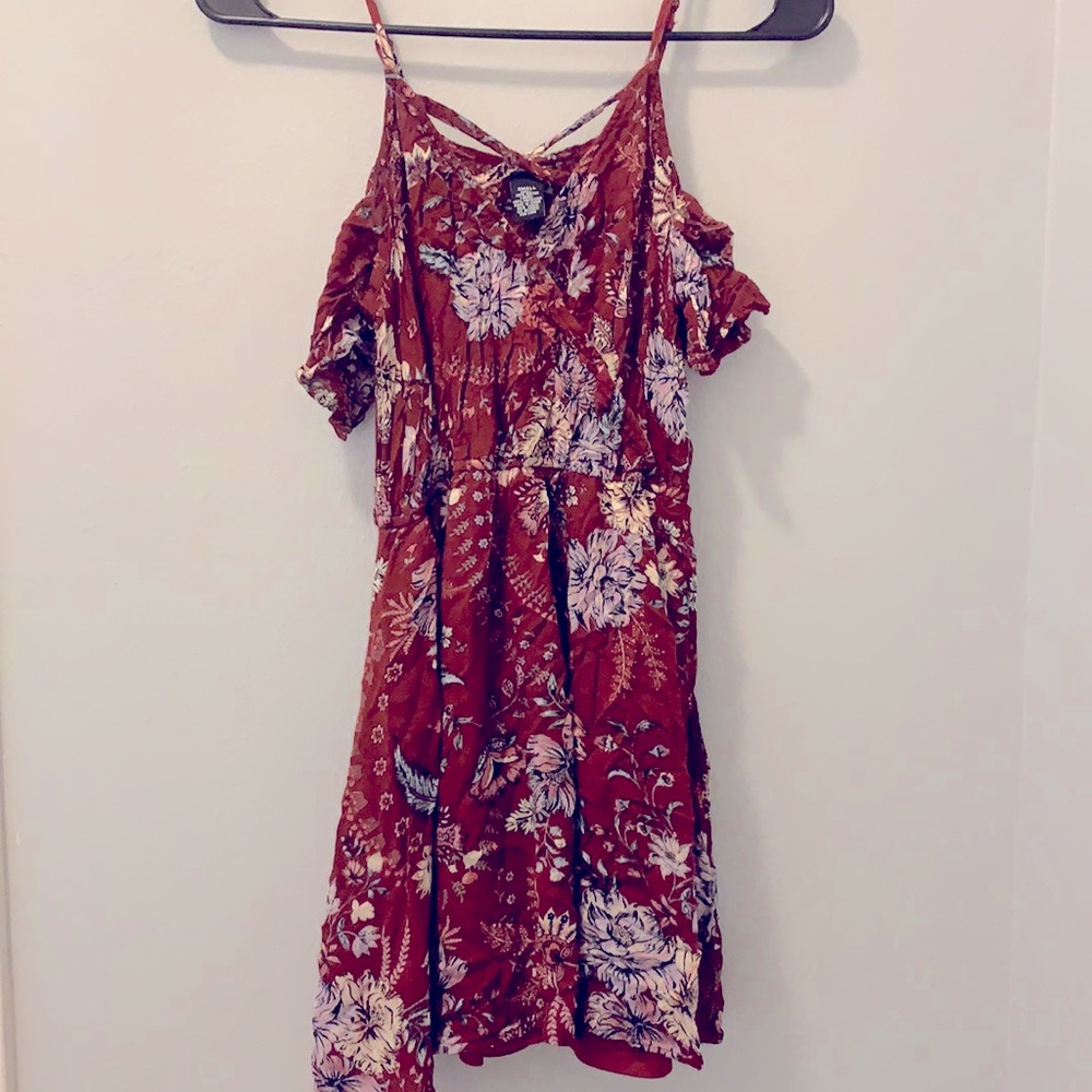 Rue21 Small floral print dress w/adjustable straps and off the shoulder sleeves